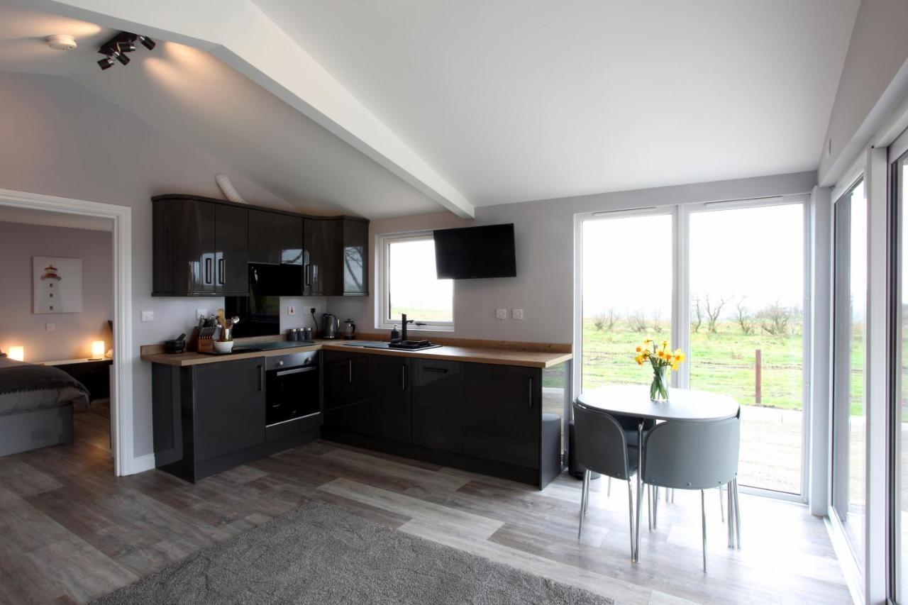 Deerfin Rentals Private Chalet With Hot Tub Ballymena Eksteriør bilde
