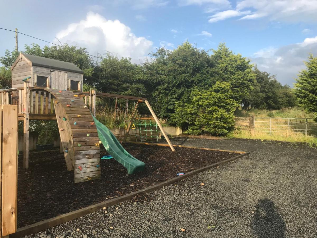 Deerfin Rentals Private Chalet With Hot Tub Ballymena Eksteriør bilde